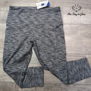 Iuga Capri Yoga Pants Size L